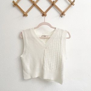 Cropped Preppy V-Neck Knit Sweater Vest in White